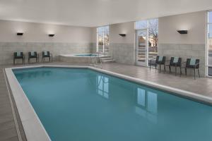 Bazén v ubytování Courtyard by Marriott Orem University Place nebo v jeho okolí