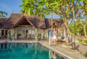 Piscine de l'établissement Maradiva Villas Resort and Spa ou située à proximité