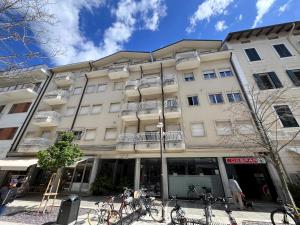 Το κτήριο όπου στεγάζεται  το διαμέρισμα