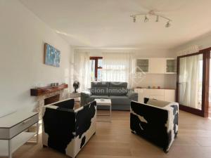 Posezení v ubytování Plata baja en zona de Vilafortuny 102C - INMO22