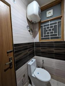 Phòng tắm tại Hotel Prime Chhatarpur