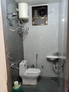 A bathroom at The Royal Barbariq Hotel