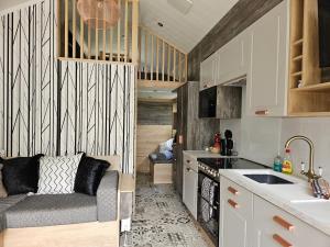 A kitchen or kitchenette at Pods 1 and 2 Willow Bank