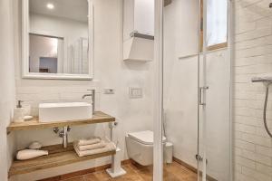 A bathroom at Appartamenti Anguria Toscana