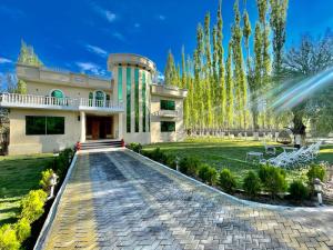 Κήπος έξω από το Skardu Saraye Hotel & Resort