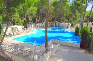 Bazén v ubytování Sira Resort nebo v jeho okolí