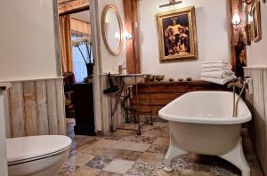 Kylpyhuone majoituspaikassa Vinoteegi Residents