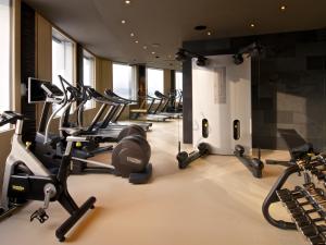 Fitness centrum a/nebo fitness zařízení v ubytování VISIONAPARTMENTS Wolframplatz - contactless check-in