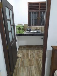 Kuchyň nebo kuchyňský kout v ubytování thenu villa + 22 fotografií