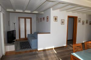 Μια τηλεόραση ή/και κέντρο ψυχαγωγίας στο BellaIseo Luxury rooftop