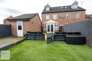 Gallery image of Comfy House - Sleeps 14 - 14 min to City Centre in Manchester
