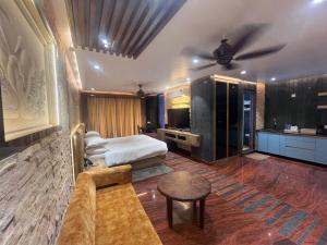 Kudle Beach View Resort And Spa Gokarna客房内的一张或多张床位