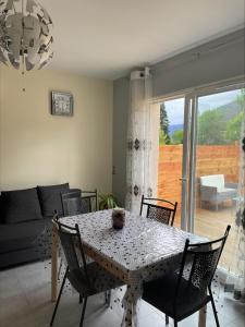 Afbeelding uit fotogalerij van Gîtes de Chaum in Chaum +76 foto's