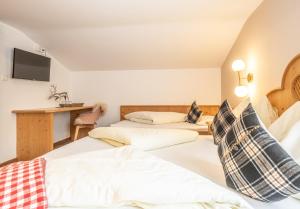 Posteľ alebo postele v izbe v ubytovaní Mara's Little Boutique Sleepover - Budget Holiday Home
