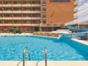 Bazén v ubytování Hotel La Rápita nebo v jeho okolí