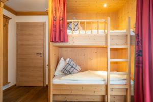 Posteľ alebo postele v izbe v ubytovaní Mara's Little Boutique Sleepover - Budget Holiday Home