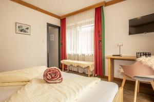 Posteľ alebo postele v izbe v ubytovaní Mara's Little Boutique Sleepover - Budget Holiday Home