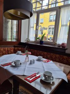 Restoran või mõni muu söögikoht majutusasutuses Hotel & Restaurant zur Post