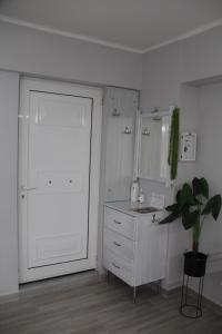 Apartment Patra Greece tesisinde mutfak veya mini mutfak