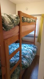 - deux lits superposés dans une chambre dans l'établissement De Bosuil, à Eext