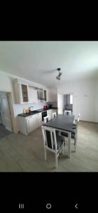 Η κουζίνα ή μικρή κουζίνα στο Casa Coman