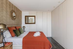 A bed or beds in a room at Waou Chamberi II - Alquiler Corta Duración