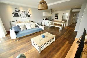 Posezení v ubytování Manavgat - Superb 2 bedroom apartment near beach and Side centre