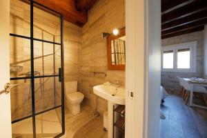 Ένα μπάνιο στο Ondarbaso Apartamentos Rurales I