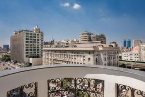 Downtown Sunny Hideaway: Vintage, 7 Balconies في القاهرة: إطلالة على المدينة من الشرفة