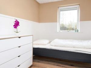 Postel nebo postele na pokoji v ubytování Holiday home Børkop V