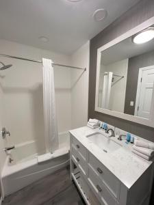 Gallery image of Georgian Lakeside Resort in Lake George