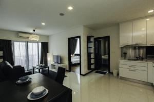 Kuchyň nebo kuchyňský kout v ubytování Mercu Summer Suites Bernice KLCC