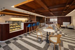 Four Points by Sheraton Sonmarg Resort餐厅或其他用餐的地方