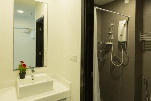 Koupelna v ubytování Mercu Summer Suites Bernice KLCC