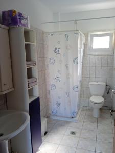 Koupelna v ubytování Europa Apartments Stefanos
