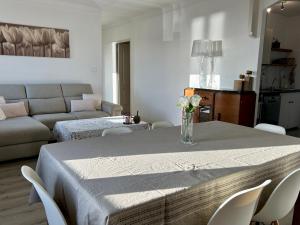 Posezení v ubytování Magnifique appartement devant la plage