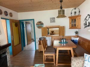 Kuchyňa alebo kuchynka v ubytovaní Katarina's cozy bungalov