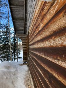 Kuvagallerian kuva majoituspaikasta Logcabin, sauna, fireplace, view, kitchen, joka sijaitsee Ylläsjärvellä