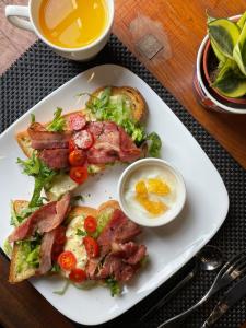 Cibo presso la stanza in casa privata o nelle vicinanze
