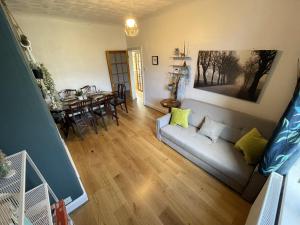 Χώρος καθιστικού στο Acacia House +29 φωτογραφίες