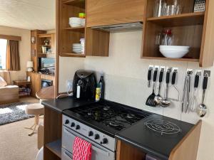 ハンスタントンにあるSuper 3 Bedroom Pet friendly Caravan with Deckingのギャラリーの写真