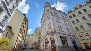 Budova, v ktorej sa apartmán nachádza