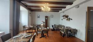 Restaurace v ubytování Auberge de Bellelay Restaurant Chez Aron Balde