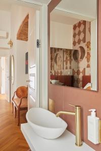 A bathroom at Duomo Luxury FillYourHomeWithLove Design Apartment