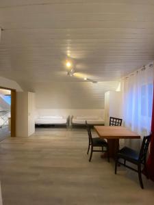 Χώρος καθιστικού στο Monteuren Apartment Reutlingen