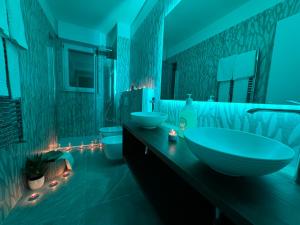 Koupelna v ubytování MEG Glamour Suite Milano vicino i Navigli + 30 fotografií
