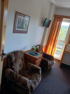 Istumisnurk majutusasutuses Hotel Albert - RETRO