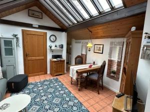 Kuchyň nebo kuchyňský kout v ubytování Landhaus up de Warft - Backhaus