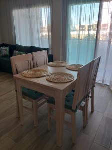 シディ・ラハルにあるSidi Rahal Blue Beach Appartement Pieds Dans L'eauのギャラリーの写真