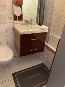 Koupelna v ubytování Kurhotel Schluchsee App 1102 - Sweet-Home - mit Pool, Sauna, Schluchsee